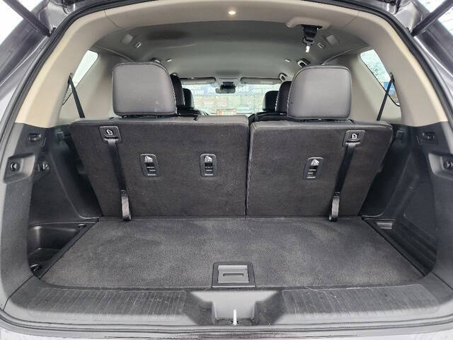 2023 Honda Pilot EX-L w/Rear Captain's Chairs