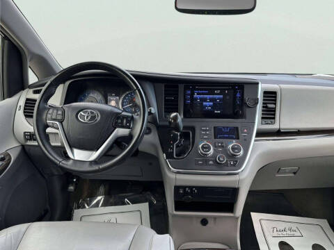 2016 Toyota Sienna XLE 7-Passenger