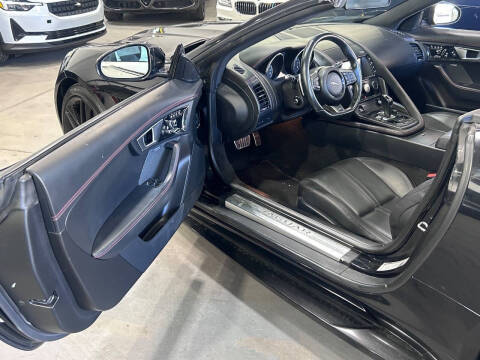2016 Jaguar F-TYPE R