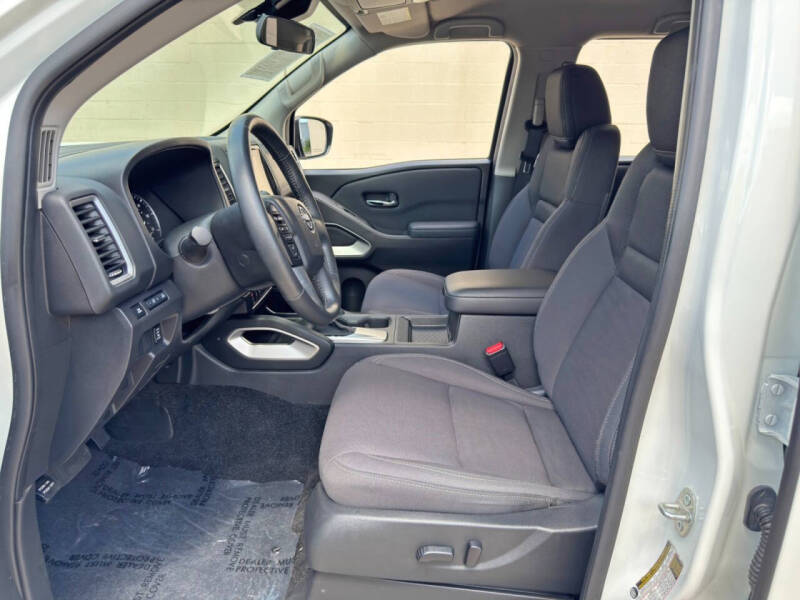 2024 Nissan Frontier SV