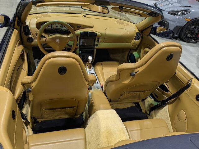 2000 Porsche 911 Carrera 4