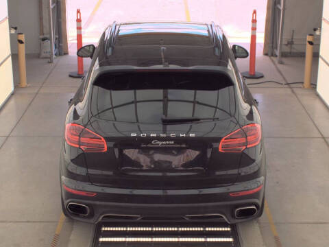 2017 Porsche Cayenne Platinum Edition