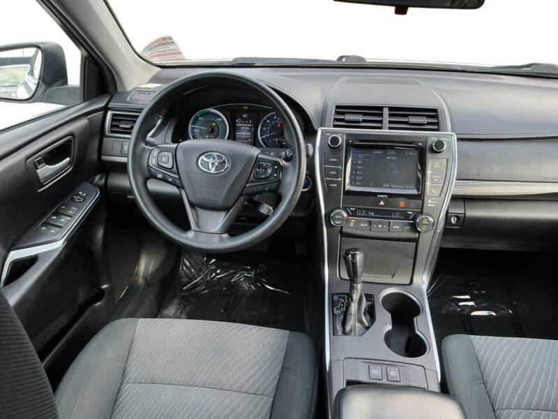 2017 Toyota Camry Hybrid LE