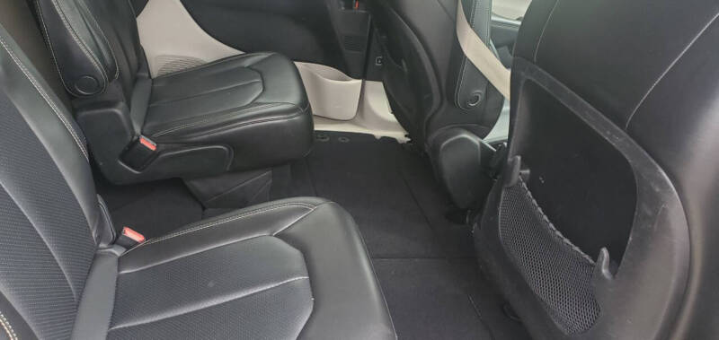 2020 Chrysler Voyager LXi