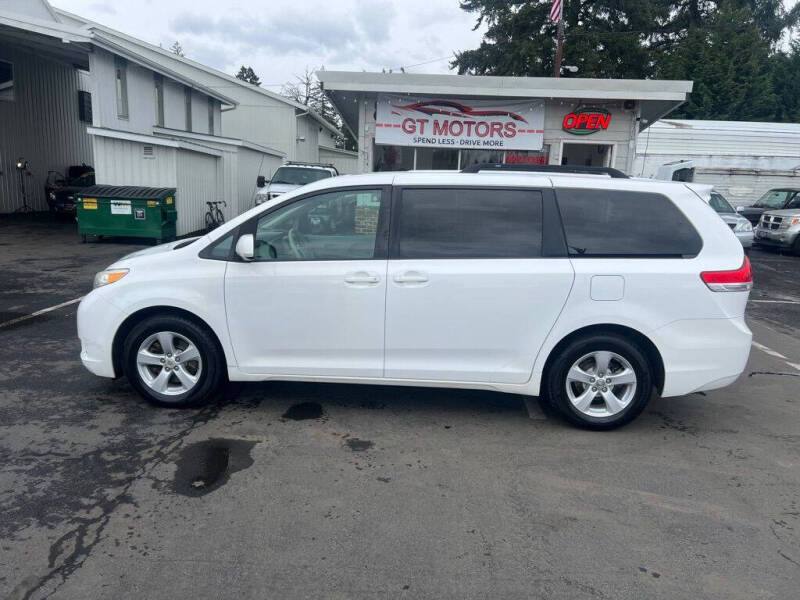 2012 Toyota Sienna
