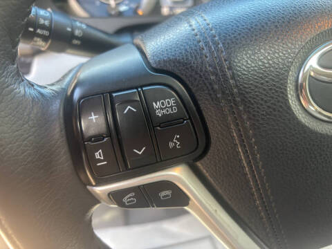 2017 Toyota Sienna XLE Premium 8-Passenger