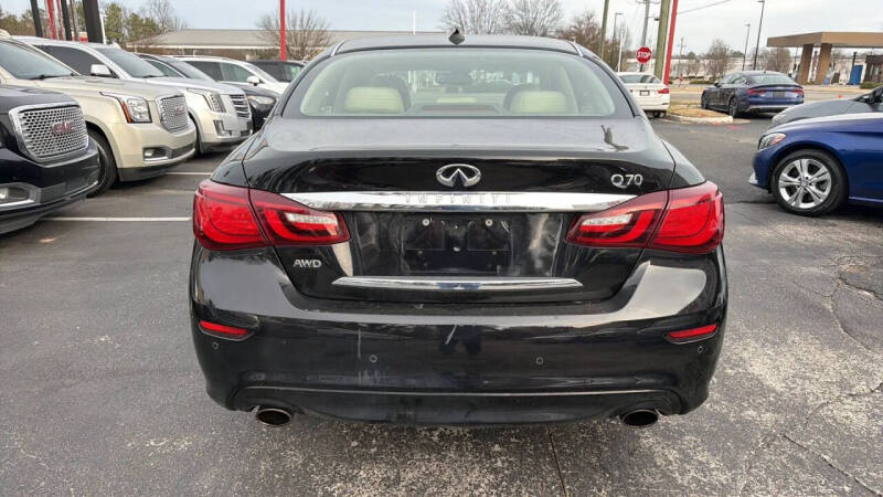 2015 Infiniti Q70 3.7