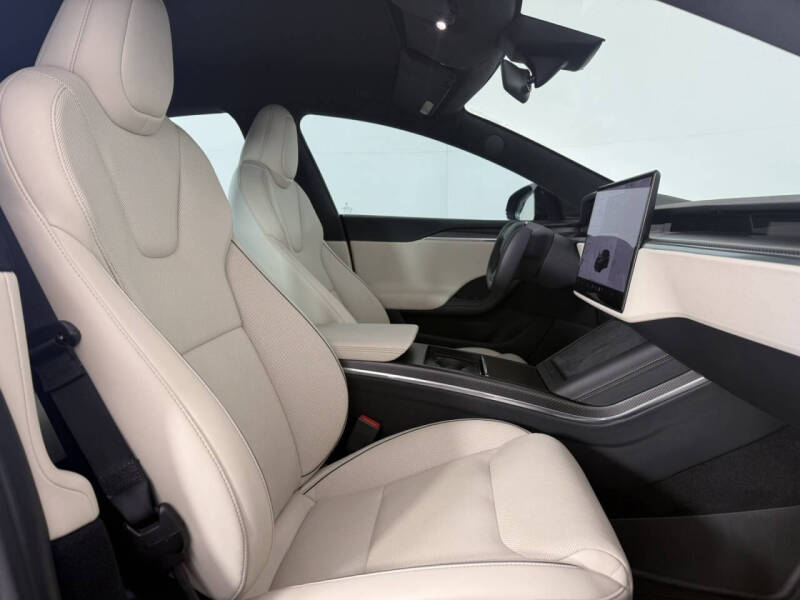 2022 Tesla Model S Plaid