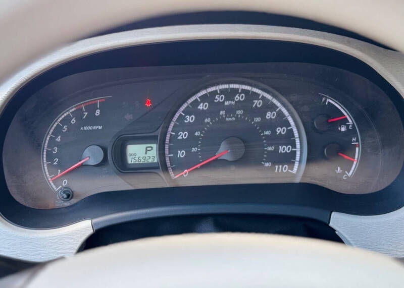 2011 Toyota Sienna LE 8-Passenger