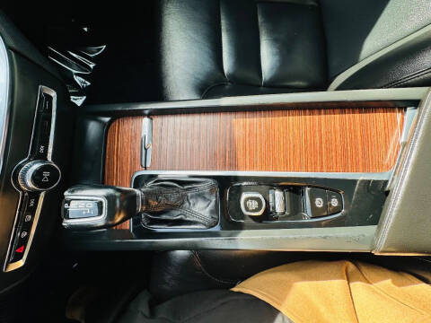 2021 Volvo S60 T6 Momentum