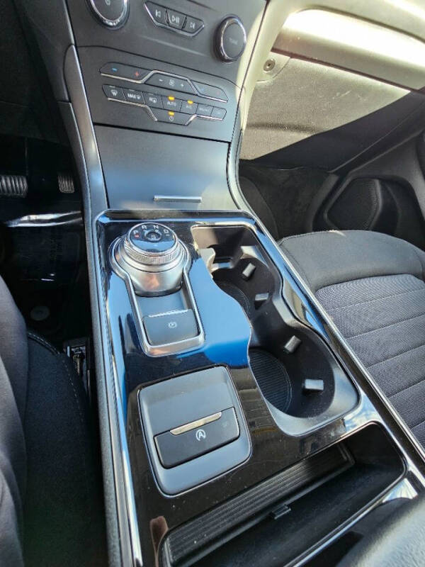 2020 Ford Edge SE
