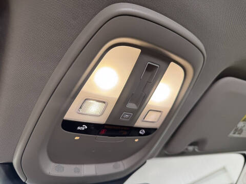 2024 Volvo XC60 B5 Core Dark Theme