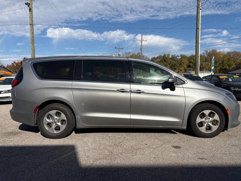 2017 Chrysler Pacifica LX