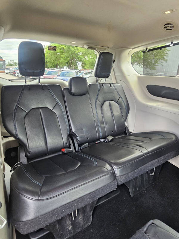2021 Chrysler Pacifica Touring L