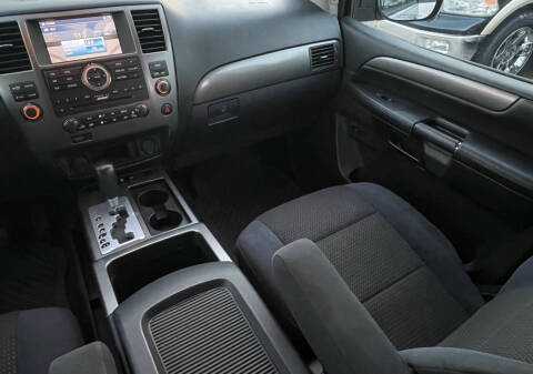 2013 Nissan Armada SV