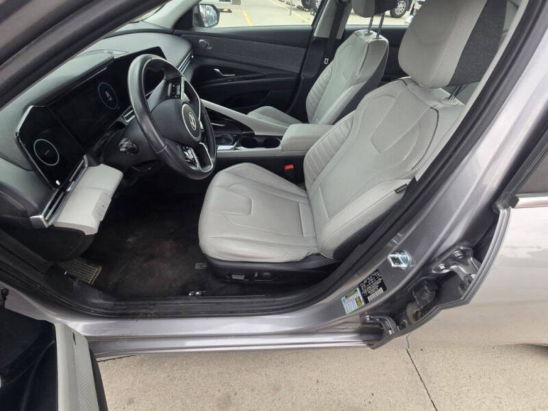 2025 Hyundai Elantra Limited