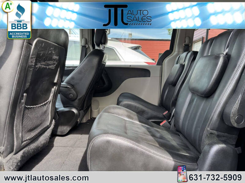 2015 Chrysler Town and Country Touring