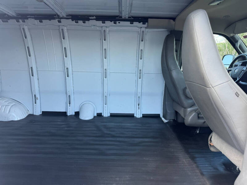 2023 GMC Savana 2500