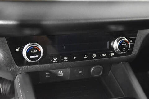 2024 Mitsubishi Outlander PHEV SE