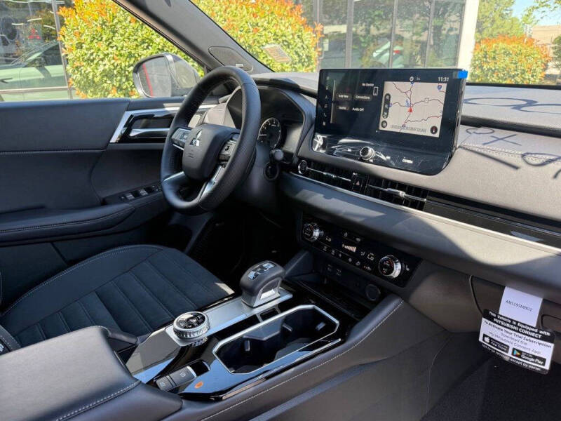 2026 Mitsubishi Outlander LE