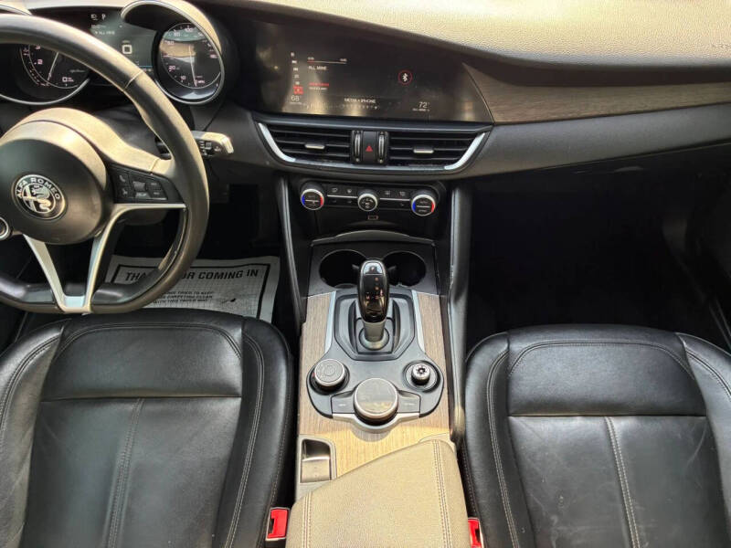 2017 Alfa Romeo Giulia Ti