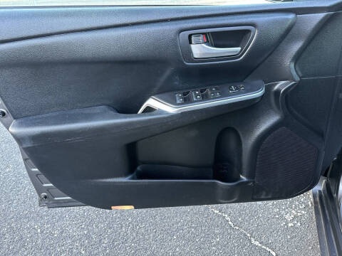 2016 Toyota Camry SE