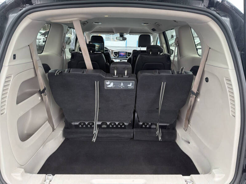 2017 Chrysler Pacifica Touring-L Plus