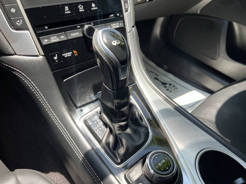 2021 Infiniti Q50 Luxe