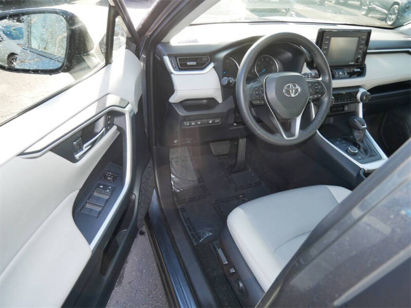 2022 Toyota RAV4 Hybrid XLE Premium