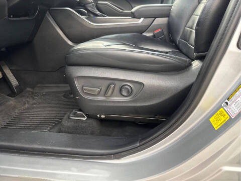 2020 Toyota Highlander Hybrid XLE