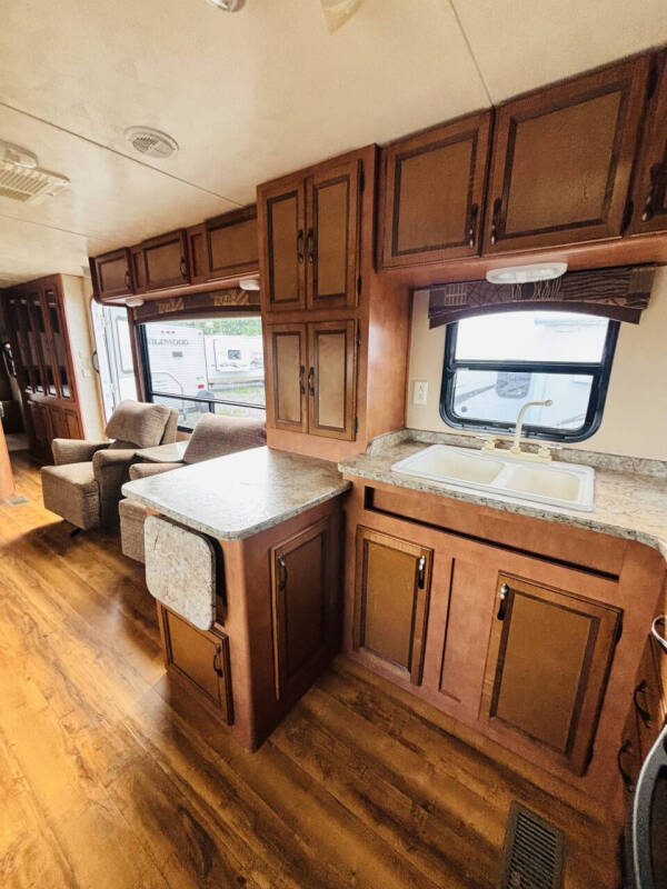 2013 Gulfstream Conquest 295SBW