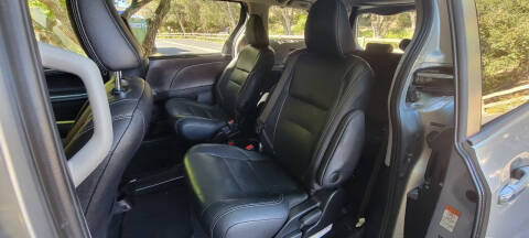 2015 Toyota Sienna SE Premium 8-Passenger