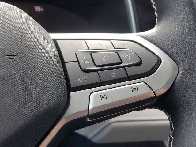 2025 Volkswagen Taos SE