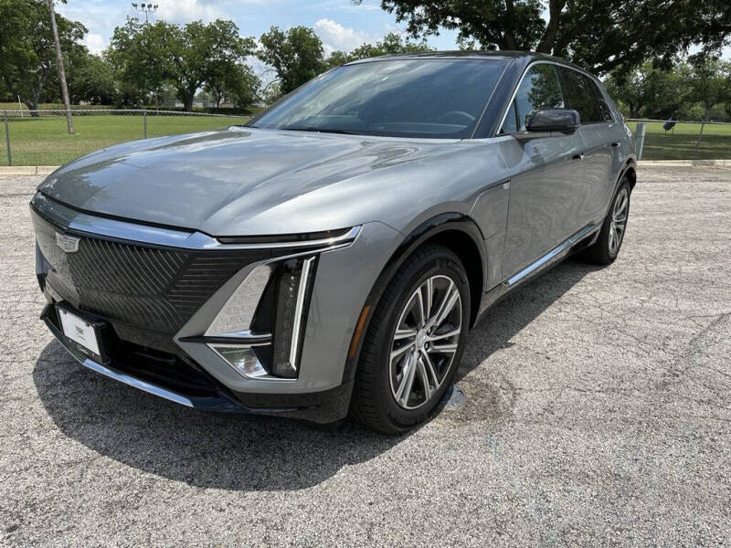 2025 Cadillac LYRIQ Luxury 2