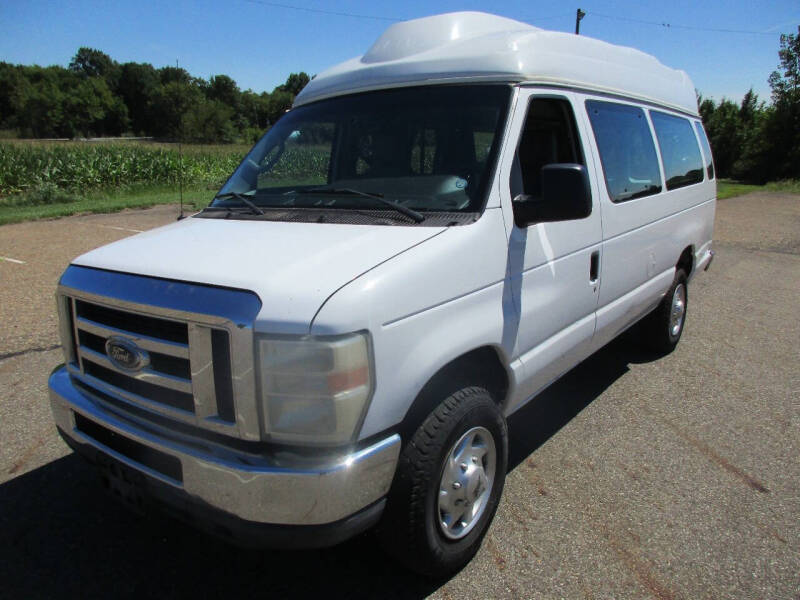 2010 Ford E-Series Econoline Van Commercial's photo