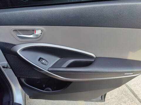 2017 Hyundai Santa Fe SE