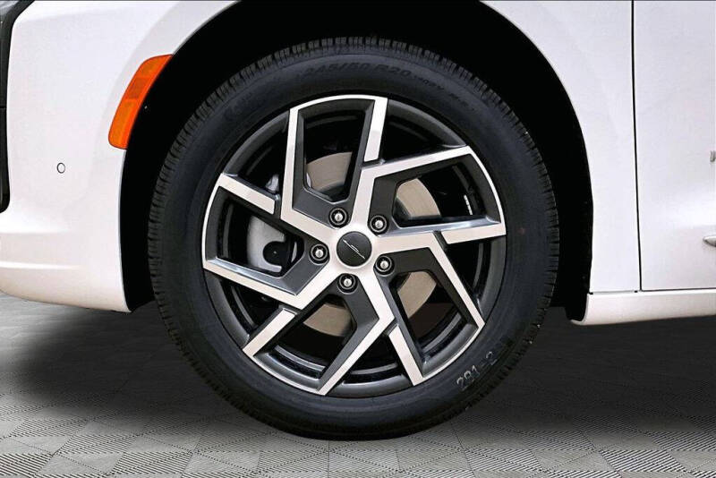 2027 Chrysler Pacifica Pinnacle
