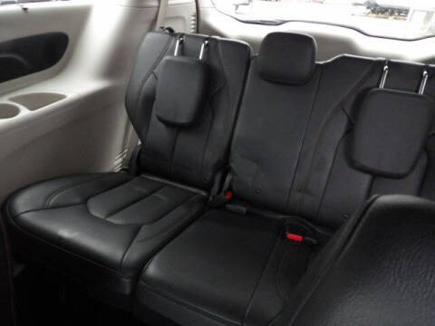 2017 Chrysler Pacifica Touring-L Plus