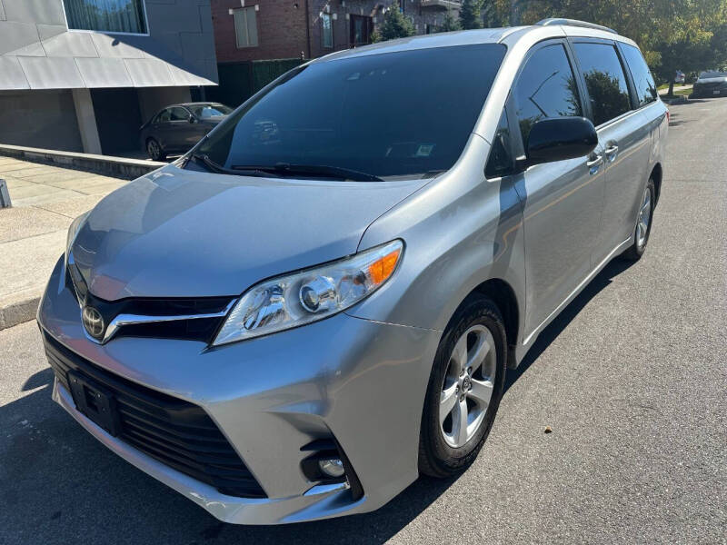 2019 Toyota Sienna for sale at Cars Trader New York in Brooklyn NY