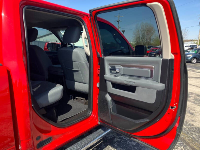 2017 RAM 1500 SLT