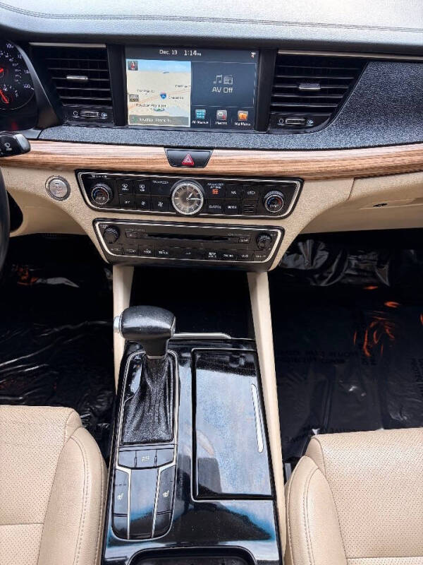 2017 Kia Cadenza Premium