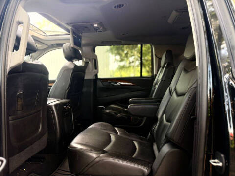 2017 Cadillac Escalade ESV Premium Luxury