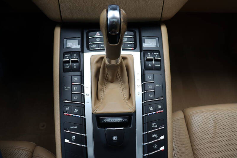 2015 Porsche Macan S