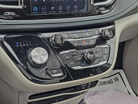 2018 Chrysler Pacifica Hybrid Limited