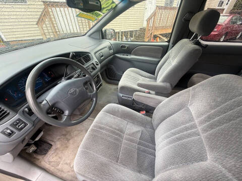 2003 Toyota Sienna CE