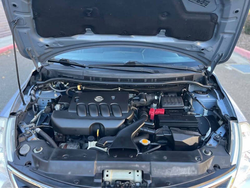 2010 Nissan Versa 1.8 S