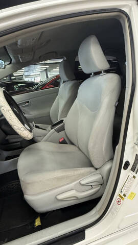 2013 Toyota Prius Two