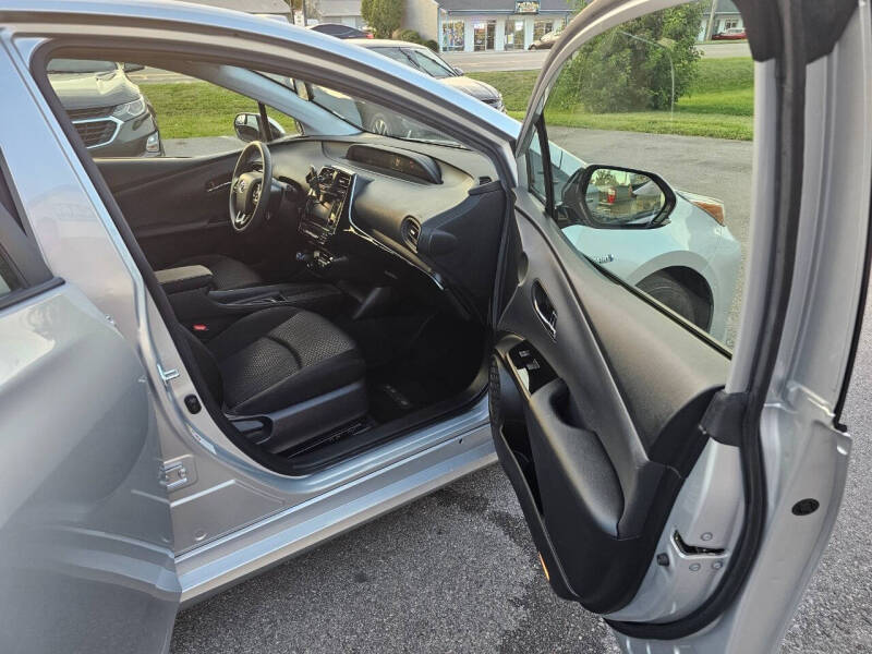 2019 Toyota Prius LE