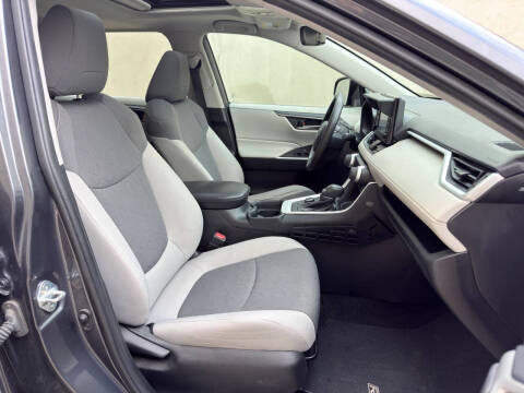 2020 Toyota RAV4 Hybrid XLE