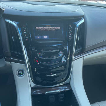 2017 Cadillac Escalade ESV Premium Luxury